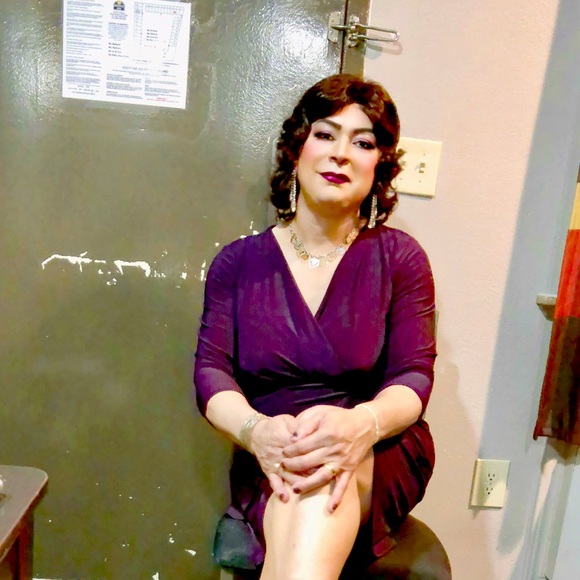 Meet your Posher, Mayela ๐ฉท - Picture 1 of 5